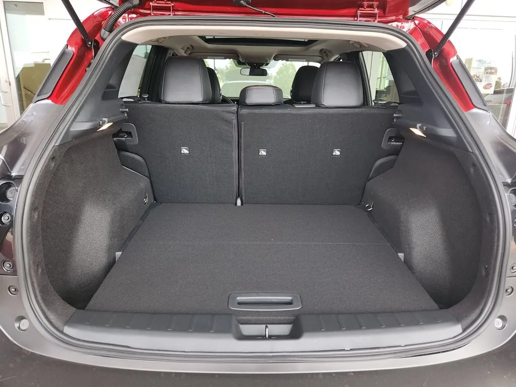 2026 Nissan KICKS SR - Photo 10