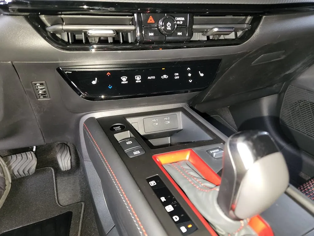 2026 Nissan KICKS SR - Photo 19
