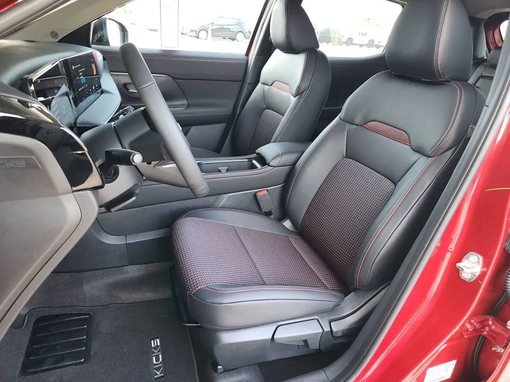 2026 Nissan KICKS SR - Photo 9