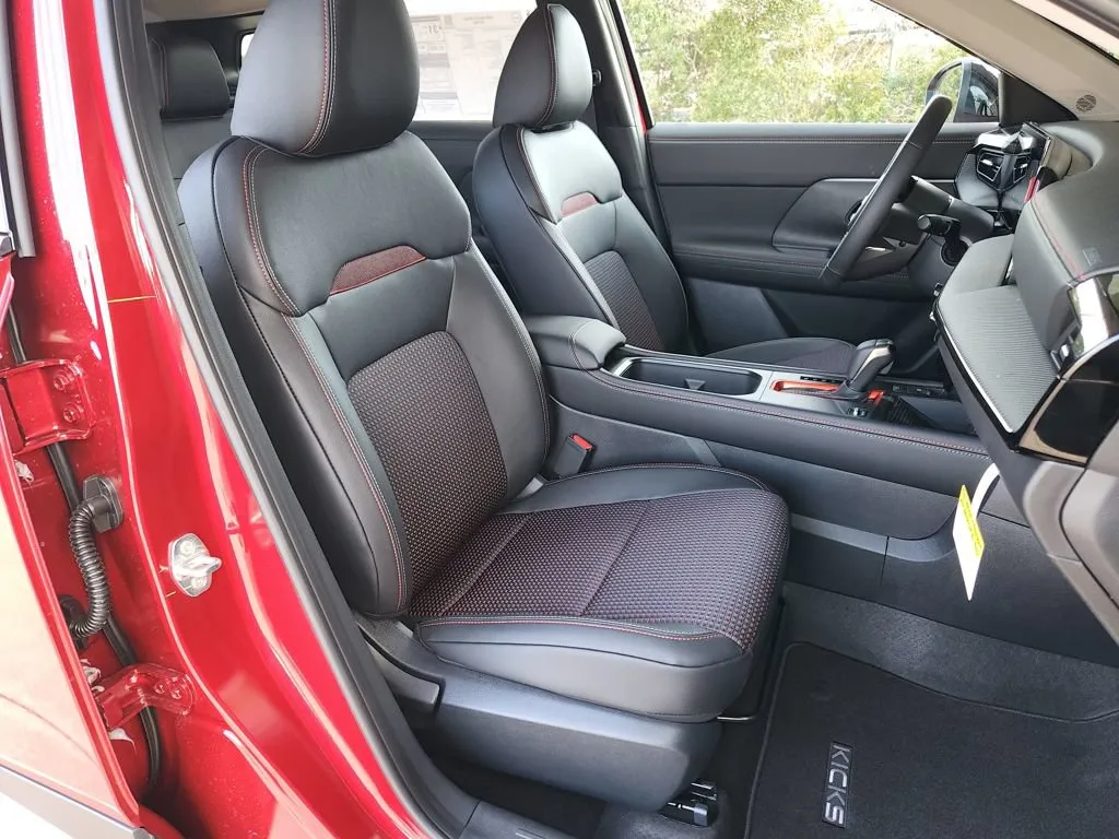 2026 Nissan KICKS SR - Photo 12