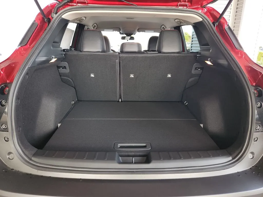 2026 Nissan KICKS SR - Photo 10