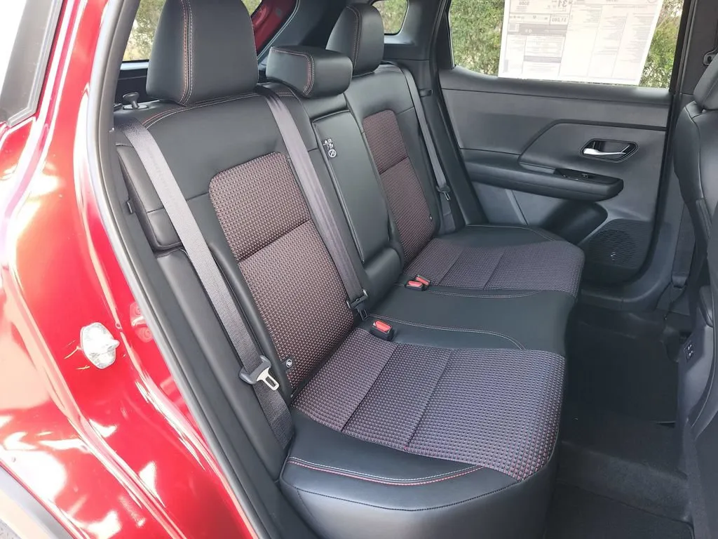 2026 Nissan KICKS SR - Photo 11