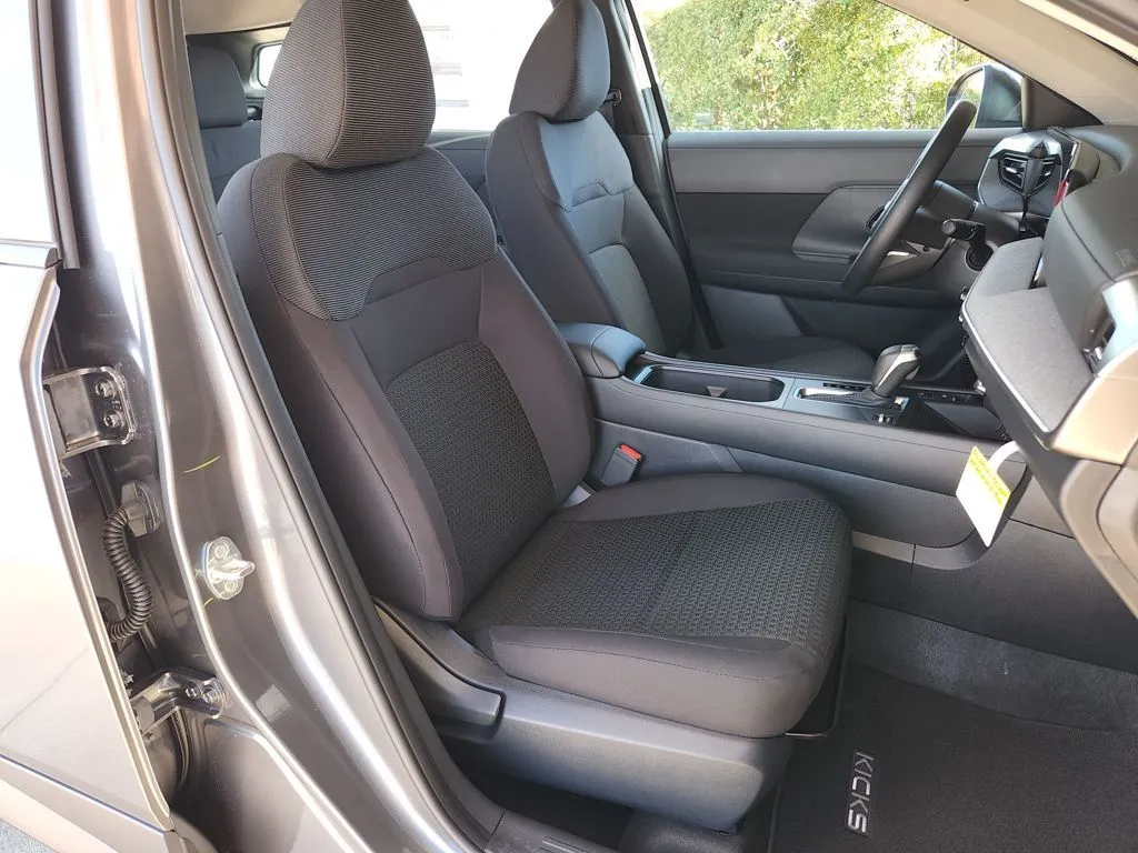 2026 Nissan KICKS S - Photo 12