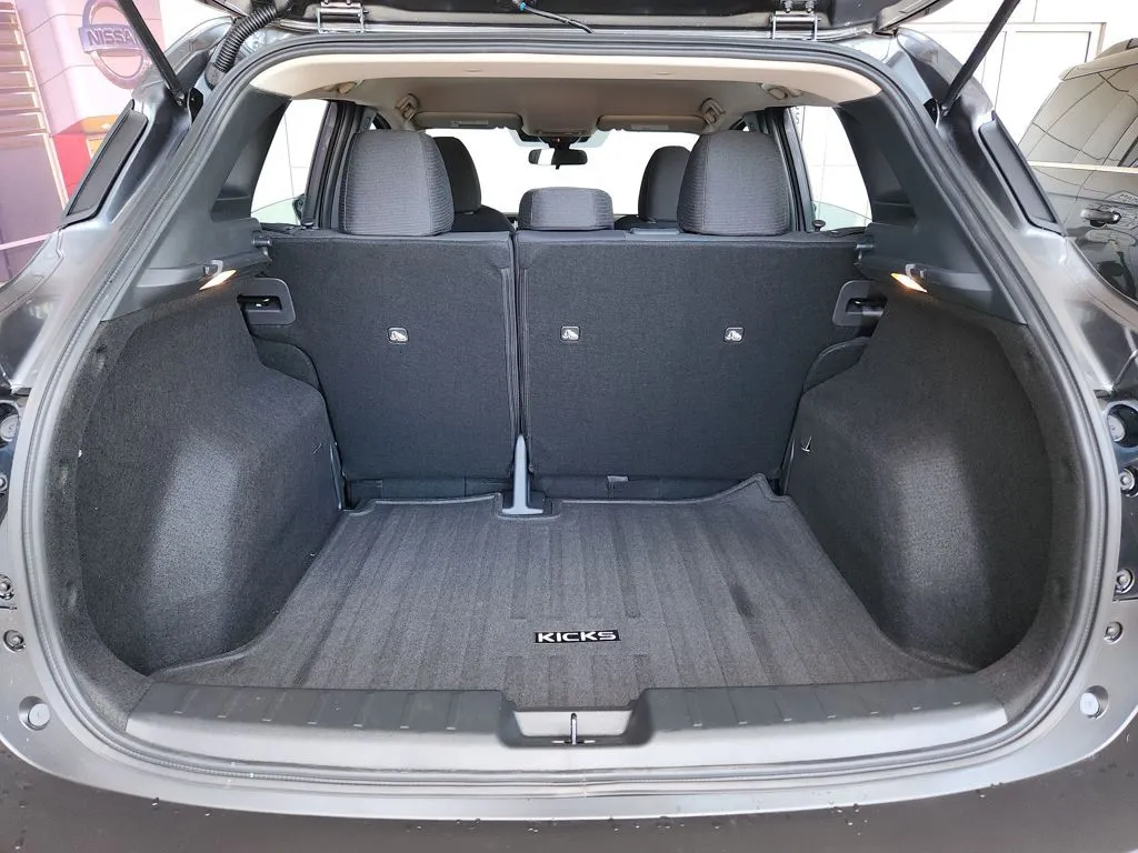 2026 Nissan KICKS S - Photo 9