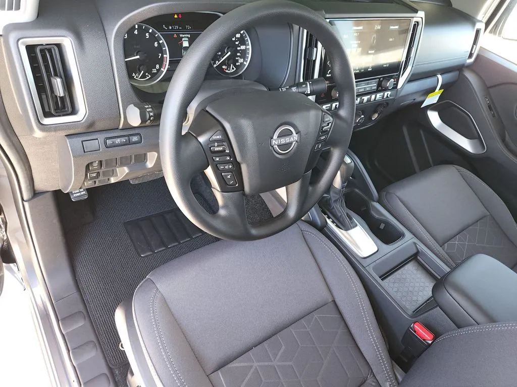 2026 Nissan Frontier SV - Photo 7