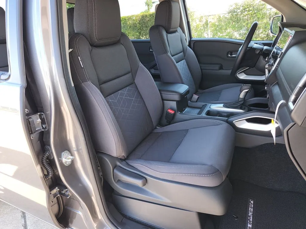 2026 Nissan Frontier SV - Photo 12