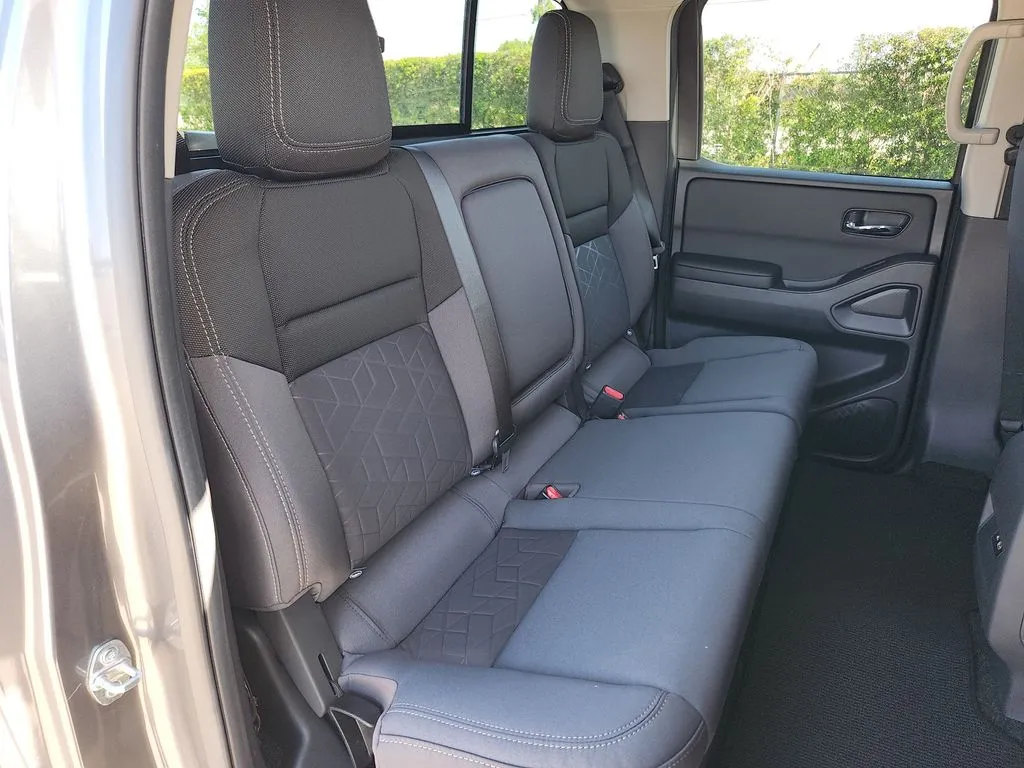 2026 Nissan Frontier SV - Photo 11