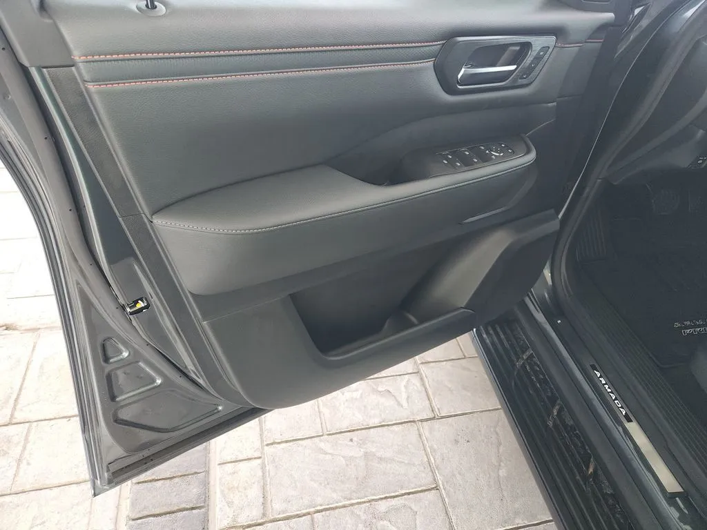 2026 Nissan Armada PRO-4X - Photo 23