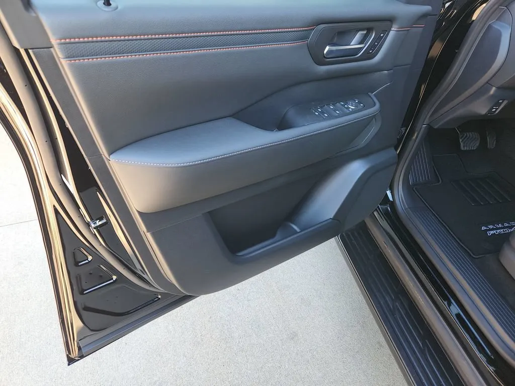 2026 Nissan Armada PRO-4X - Photo 24