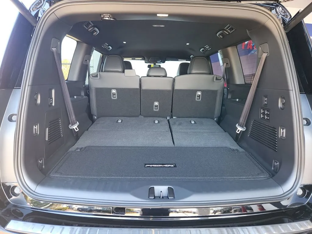 2026 Nissan Armada PRO-4X - Photo 10