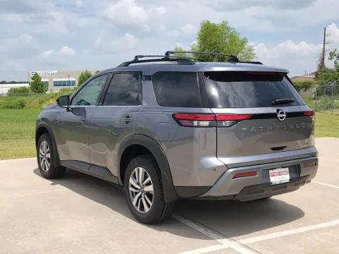 More photos of 2026 Nissan Pathfinder SL at Fred Haas Nissan, TX