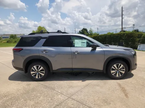 More photos of 2026 Nissan Pathfinder SL at Fred Haas Nissan, TX