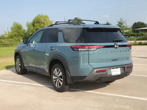 More photos of 2026 Nissan Pathfinder SL at Fred Haas Nissan, TX
