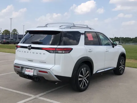 More photos of 2025 Nissan Pathfinder Platinum at Fred Haas Nissan, TX