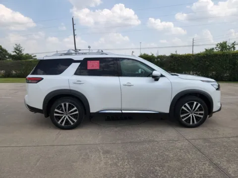 More photos of 2025 Nissan Pathfinder Platinum at Fred Haas Nissan, TX