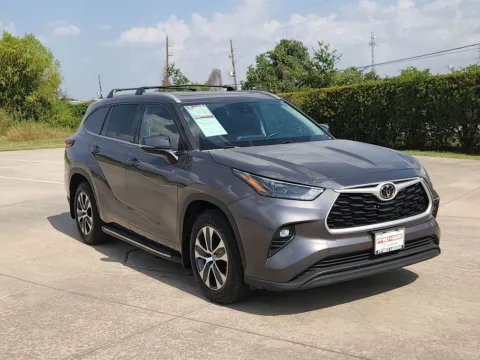 Another view of 2022 Toyota Highlander XLE for sale in Tomball, TX at Fred Haas Nissan