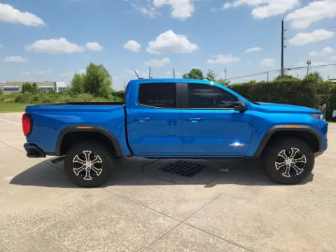 More photos of 2024 GMC Canyon AT4 at Fred Haas Nissan, TX