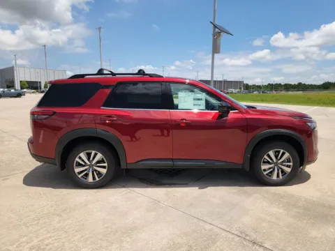 More photos of 2026 Nissan Pathfinder SL at Fred Haas Nissan, TX