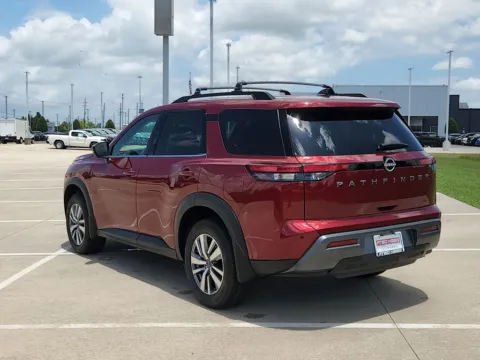 More photos of 2026 Nissan Pathfinder SL at Fred Haas Nissan, TX