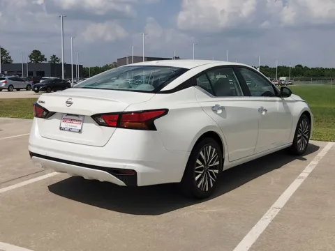 More photos of 2025 Nissan Altima 2.5 SV at Fred Haas Nissan, TX