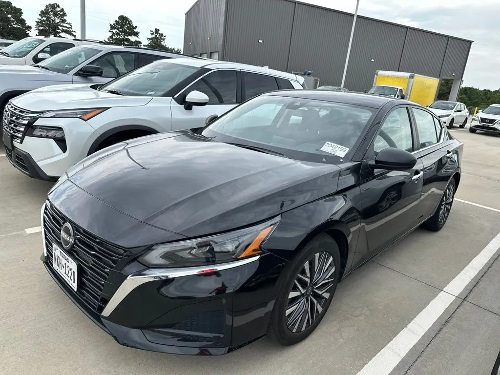 Black 2025 Nissan Altima 2.5 SV for sale in Tomball, TX
