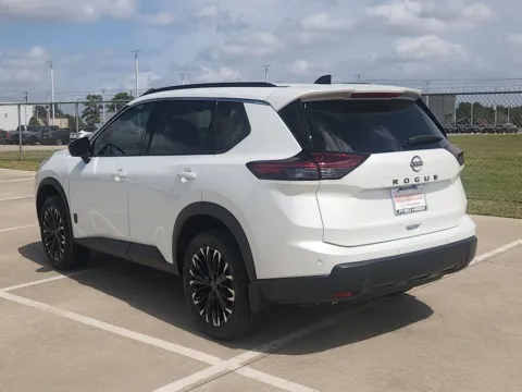 More photos of 2026 Nissan Rogue Dark Armor at Fred Haas Nissan, TX