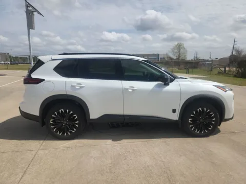 More photos of 2026 Nissan Rogue Dark Armor at Fred Haas Nissan, TX
