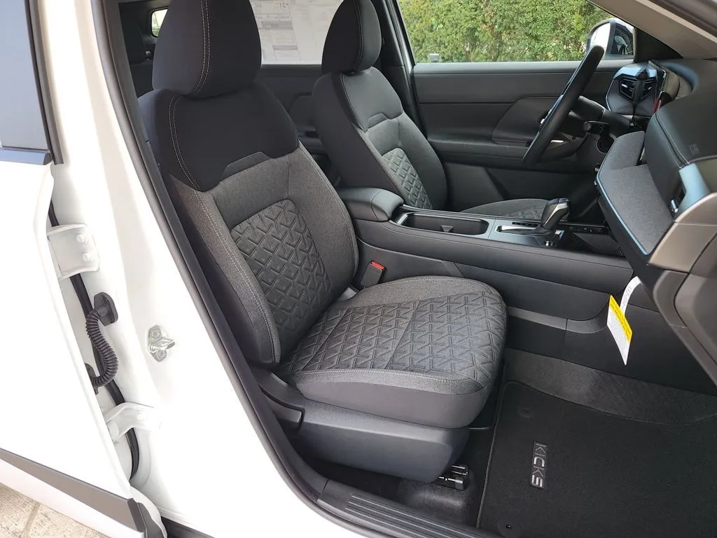 2026 Nissan KICKS SV - Photo 13