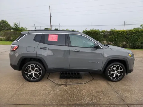 More photos of 2024 Jeep Compass Latitude at Fred Haas Nissan, TX