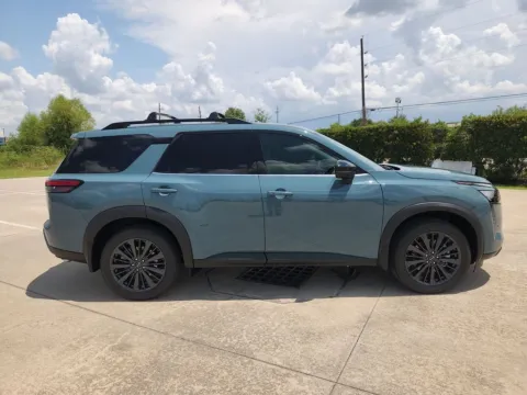 More photos of 2026 Nissan Pathfinder SL 4WD at Fred Haas Nissan, TX