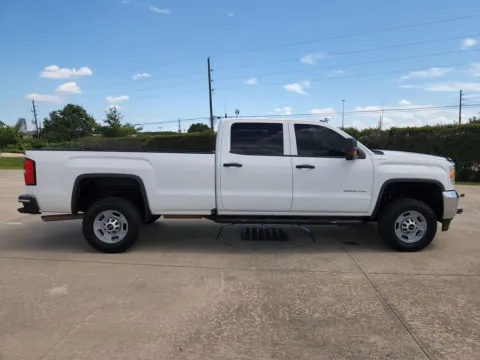 More photos of 2017 GMC Sierra 2500 HD SLT at Fred Haas Nissan, TX