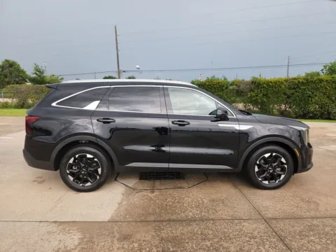 More photos of 2024 Kia Sorento S at Fred Haas Nissan, TX