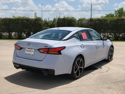 More photos of 2023 Nissan Altima 2.5 SR at Fred Haas Nissan, TX