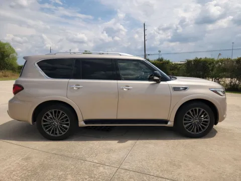 More photos of 2024 INFINITI QX80 Sensory at Fred Haas Nissan, TX