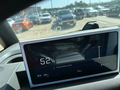 More photos of 2024 BrightDrop Zevo 400 VAN at Fred Haas Nissan, TX