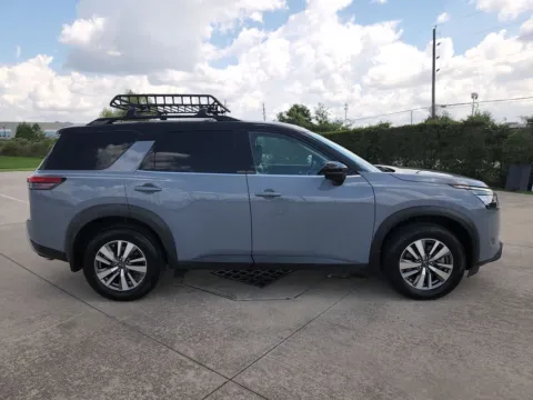 More photos of 2023 Nissan Pathfinder SL at Fred Haas Nissan, TX