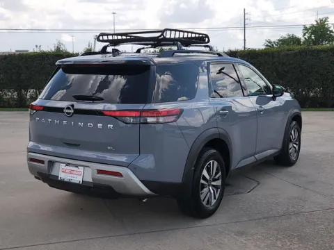 More photos of 2023 Nissan Pathfinder SL at Fred Haas Nissan, TX
