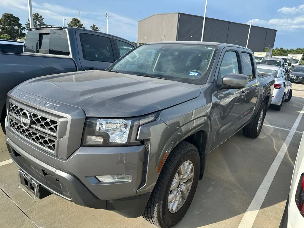 2024 Nissan Frontier SV