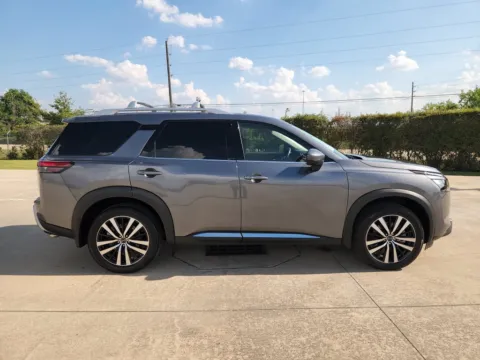 More photos of 2025 Nissan Pathfinder Platinum at Fred Haas Nissan, TX