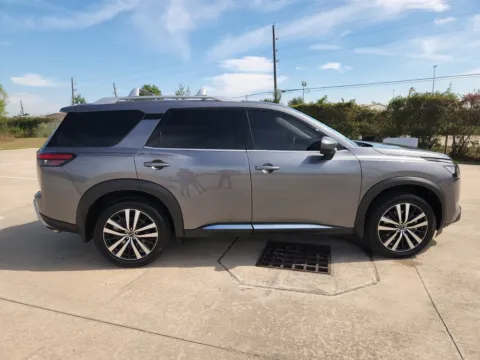 More photos of 2025 Nissan Pathfinder Platinum at Fred Haas Nissan, TX
