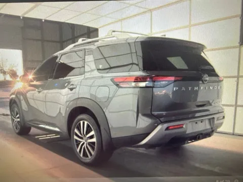 More photos of 2025 Nissan Pathfinder Platinum at Fred Haas Nissan, TX