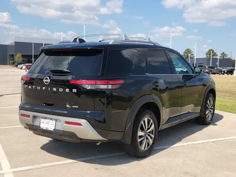 More photos of 2025 Nissan Pathfinder SL at Fred Haas Nissan, TX