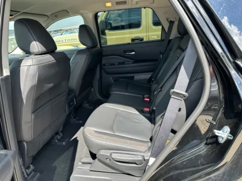 More photos of 2025 Nissan Pathfinder SL at Fred Haas Nissan, TX