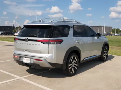 More photos of 2025 Nissan Pathfinder Platinum at Fred Haas Nissan, TX