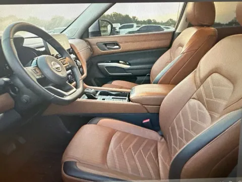 More photos of 2025 Nissan Pathfinder Platinum at Fred Haas Nissan, TX