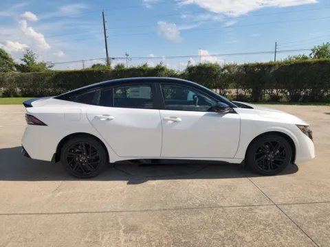 More photos of 2027 Nissan Sentra SR at Fred Haas Nissan, TX