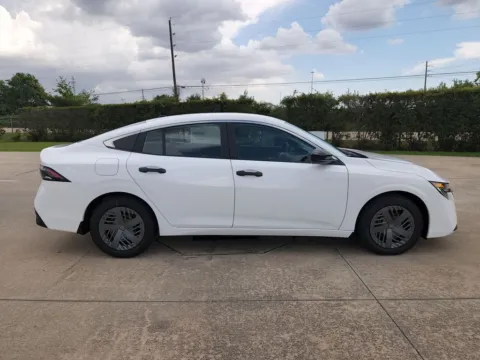 More photos of 2027 Nissan Sentra S at Fred Haas Nissan, TX