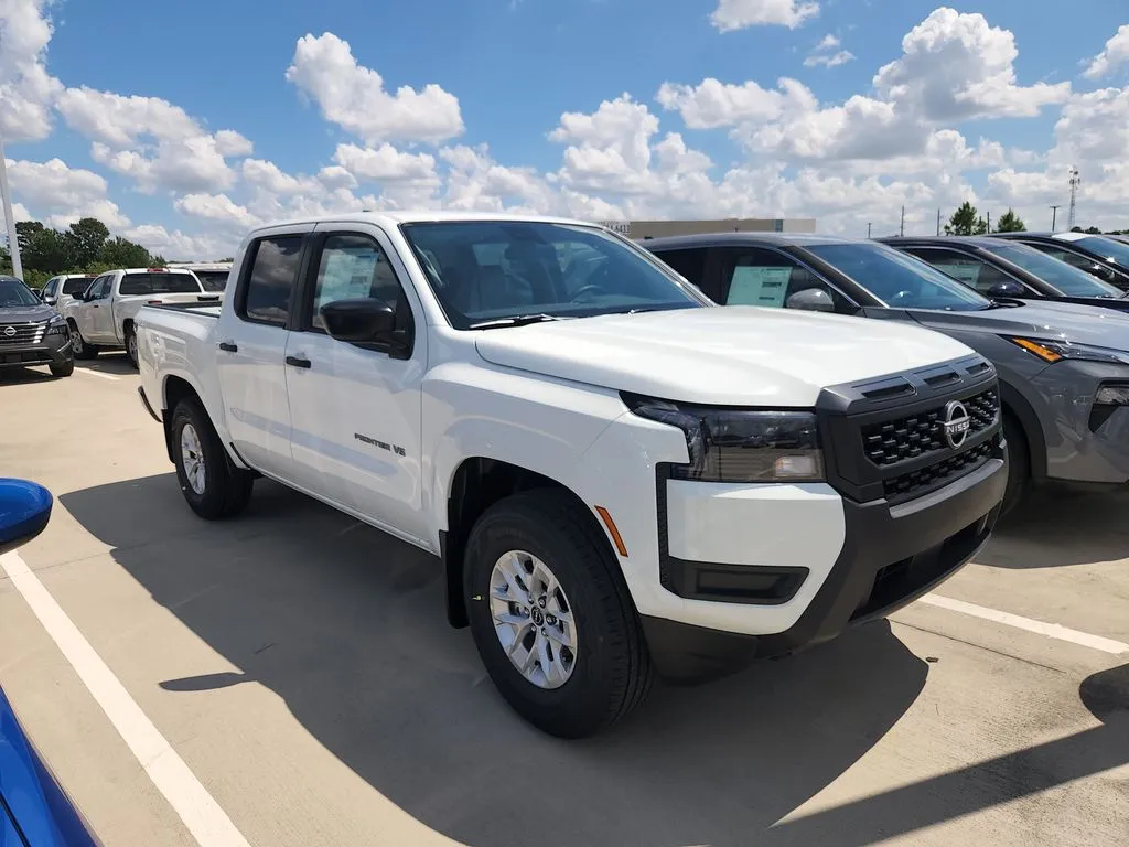 White 2027 Nissan Frontier S for sale in Tomball, TX