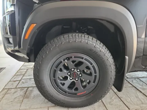 More photos of 2027 Nissan Frontier PRO-4X at Fred Haas Nissan, TX