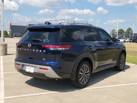 More photos of 2022 Nissan Pathfinder SL Premium Package at Fred Haas Nissan, TX